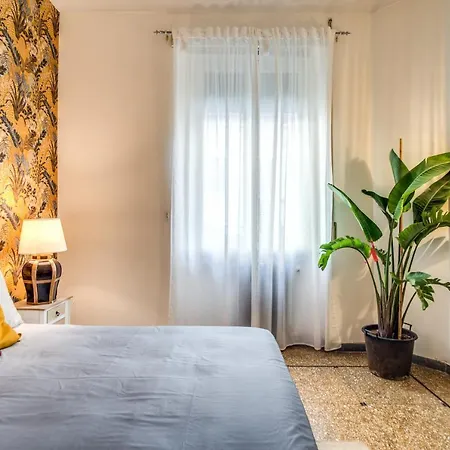 Fresh House Colosseo * Rom